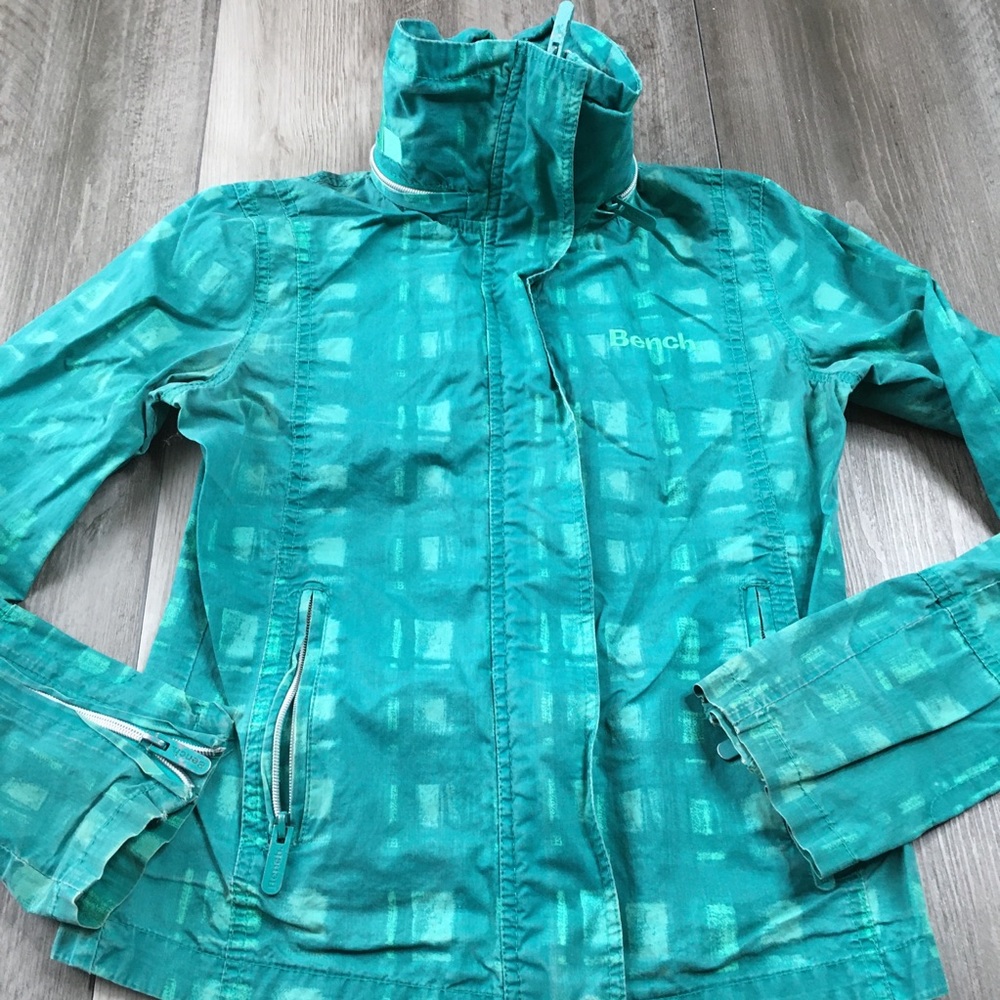 Bench Lightweight Jacket Small - image 3